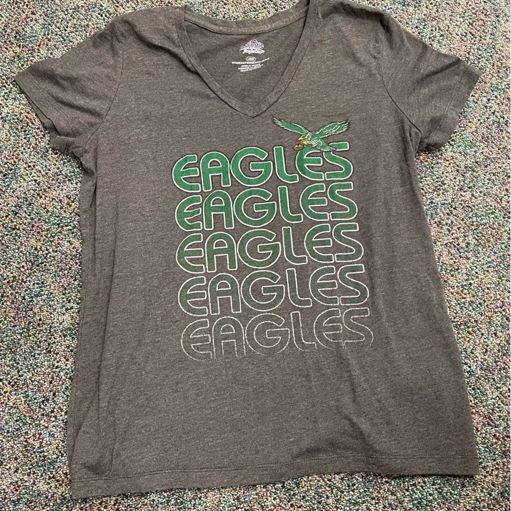 Majestic fan fashion Eagles V-Neck Tee, Women’s Size L